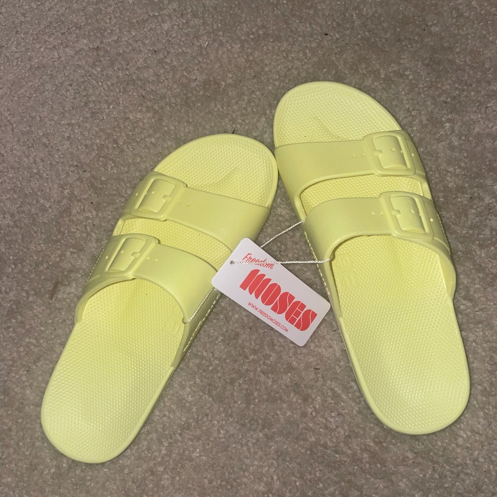 Freedom Moses slides size 10 womens